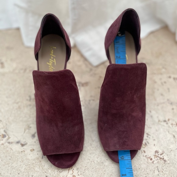 EUC Gorgeous leather peep toe pumps - Picture 7 of 7